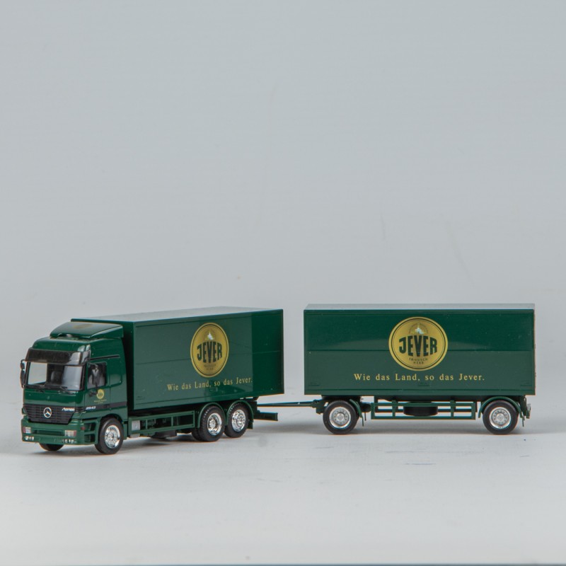 Koffer-H&auml;ngerzug