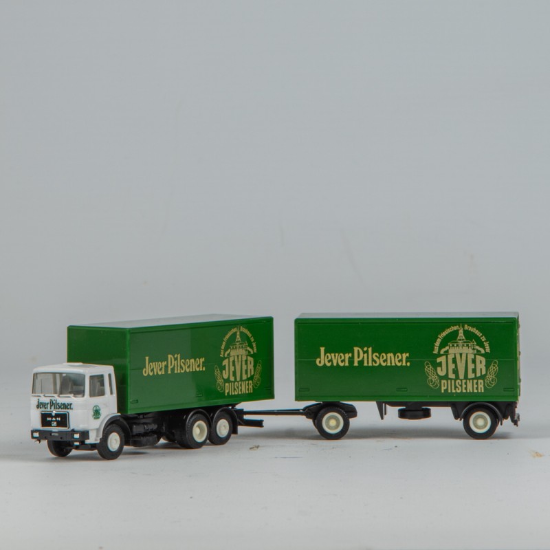 Koffer-H&auml;ngerzug